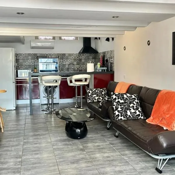 Chez BEN avec tout le confort clim wifi Netflix gratuit, hotel v destinaci Castres