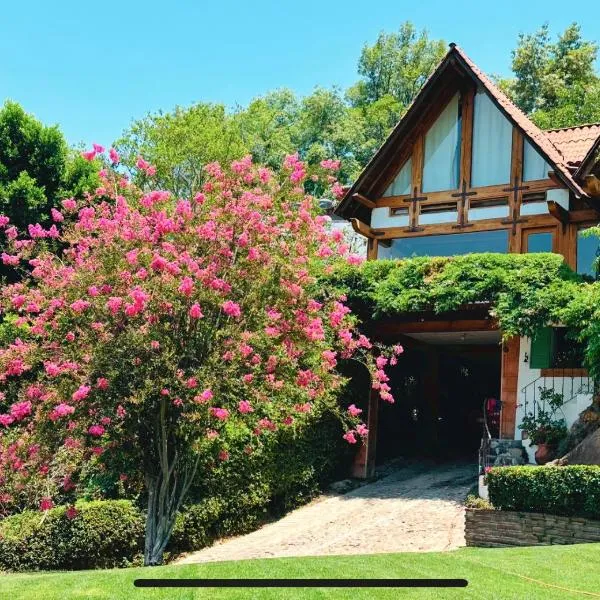 Chalet para 10 personas, alberca y jacuzzi, Hotel in Valle de Bravo