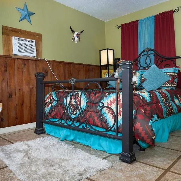 Room in BB - Pleasant Days Bb Southwest Cottage, hotel v destinaci Homosassa