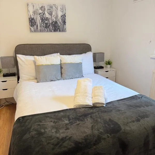 Charming and affordable flat for 4 people in Baker Street Zone 1 with breakfast, khách sạn ở London
