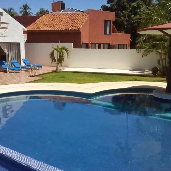 Búngalos vacacionales, hotel in Ixtapa