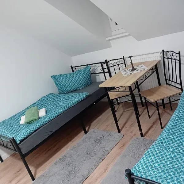 Stellas Monteurwohnungen, hotel v destinaci Crimmitschau