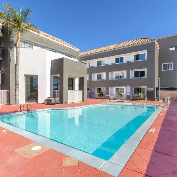Studio 6 Suites Perris, CA, hotel in Perris