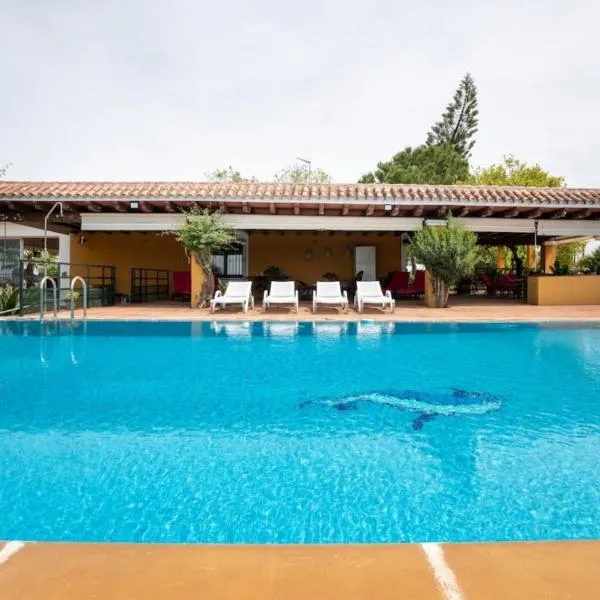 마이레나 델 알코르에 위치한 호텔 Casa de campo con piscina junto a Sevilla