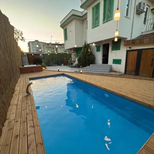 Yeşil Panjurlu Bahçeli Villa, hotel v destinaci Nilüfer