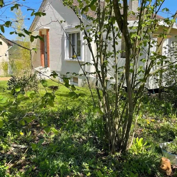 La maison d'Aurore et Patrice - jacuzzi couvert et jardin privés, hotel in Élincourt-Sainte-Marguerite