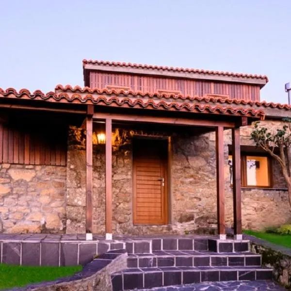 Cabaña con Piscina en Doniños, hotel in Doniños