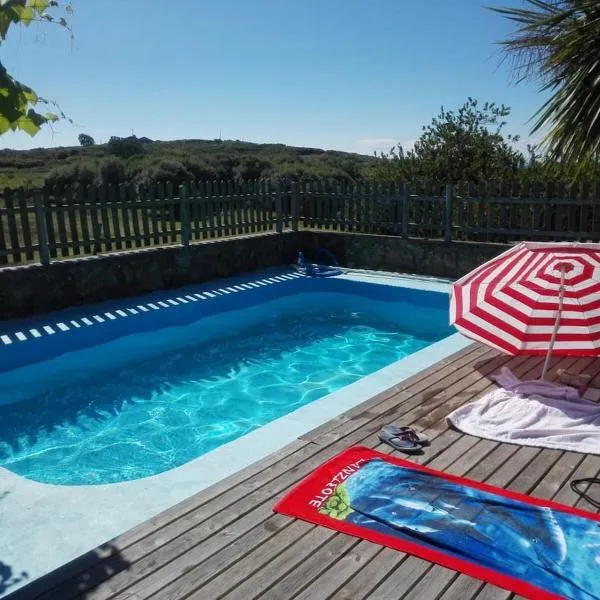 Casa de Invitados con Piscina en Doniños, hotel in Doniños