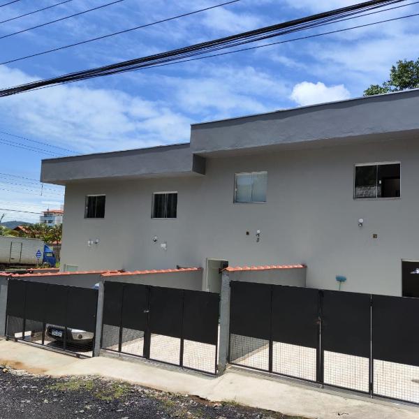 Apto novo 400m da praia Enseada