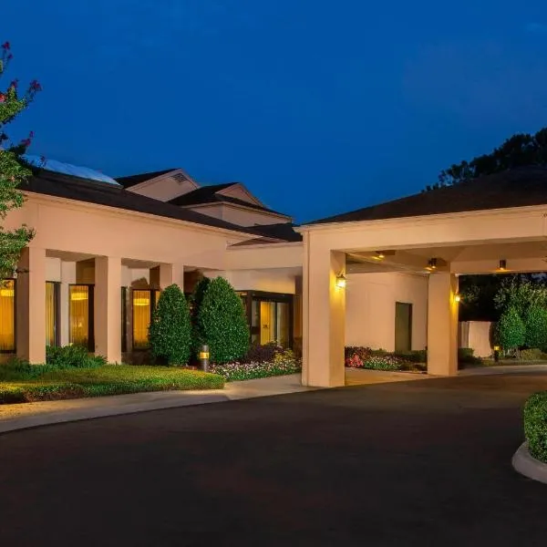 Courtyard by Marriott Baton Rouge Acadian Centre/LSU Area، فندق في باتون روج