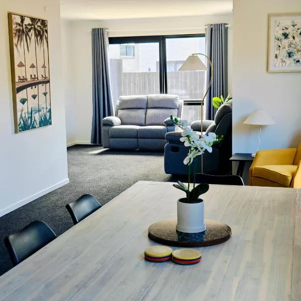 New Built Gem in Hillcrest, hotel v destinaci Hamilton