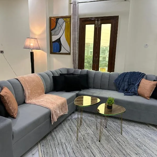 Luxury 2 Bedroom Appartment, hotel in Faisalabad
