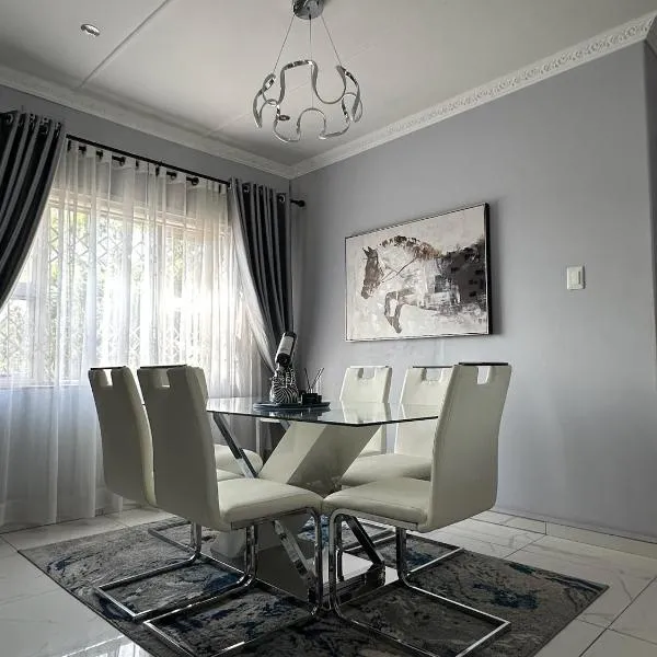 The Azania Lux, hotel in Durban