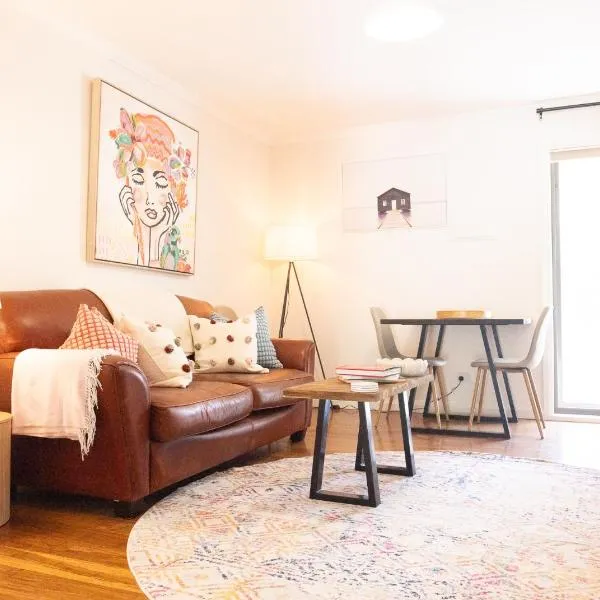 Five Pines Studio, hotel v destinaci Woodend