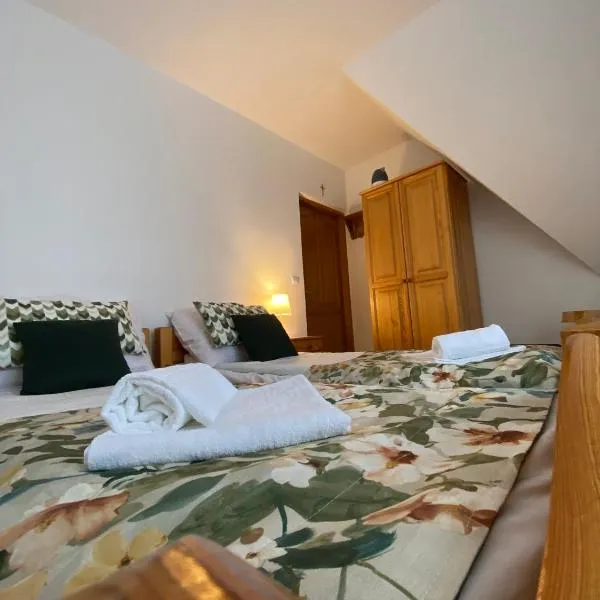 Wynajem Pokoi - Halina i Wiesław Furczoń, hotel in Groń