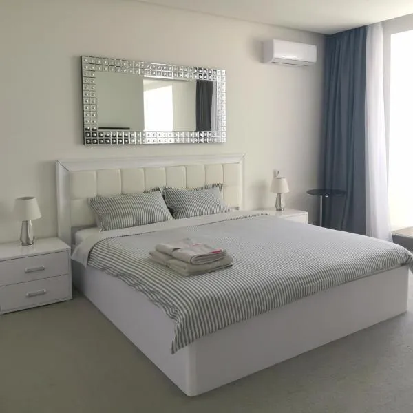 Stylish Riverside Apartments in Riviera Complex, hotel en Mykolaiv