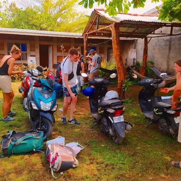 Rustic House Hostel, hotel in Moyogalpa