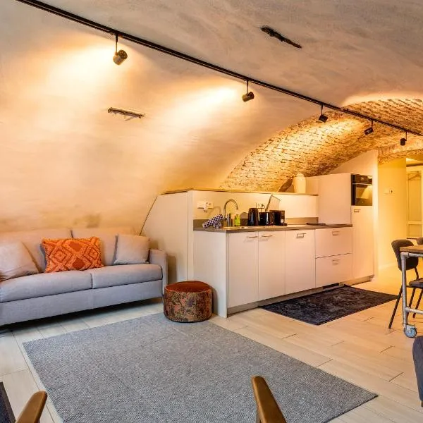 4P Unique canal apartment A Location in Utrecht, hotel in Utrecht