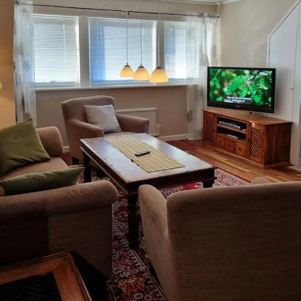 Tre rum och kök centralt, hotel v destinaci Västervik