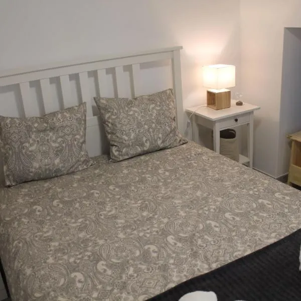 Casa das Bonecas by LovelyStay: Evoramonte şehrinde bir otel