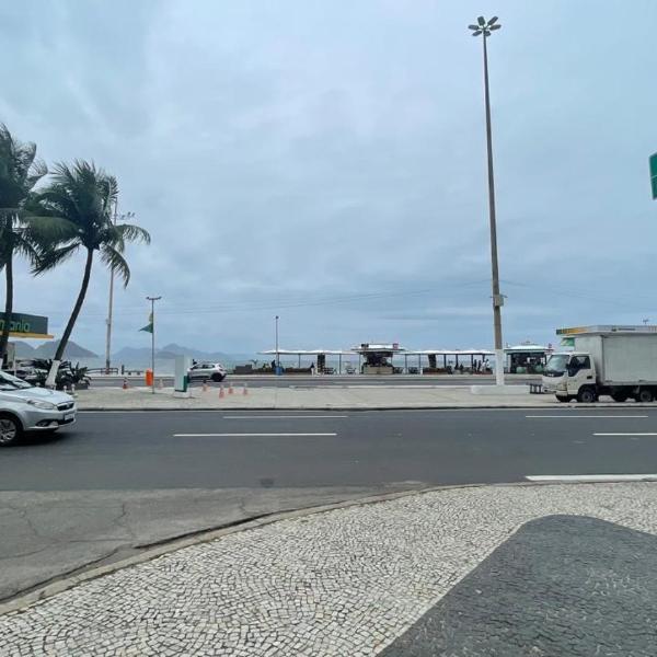 Localizacao Perfeita em Copacabana com Conforto a 100 metros da Praia - Foto 5
