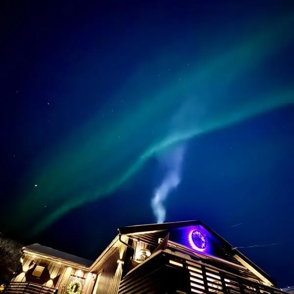 Modern Apartment with Aurora & Midnight Sun Views, Close to Snow Dome, ski slopes Store & Bus Stop, Free Parking, hotel in Tromsø