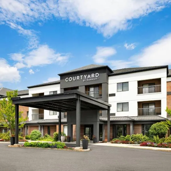 Courtyard by Marriott Concord, hotel v destinaci Concord