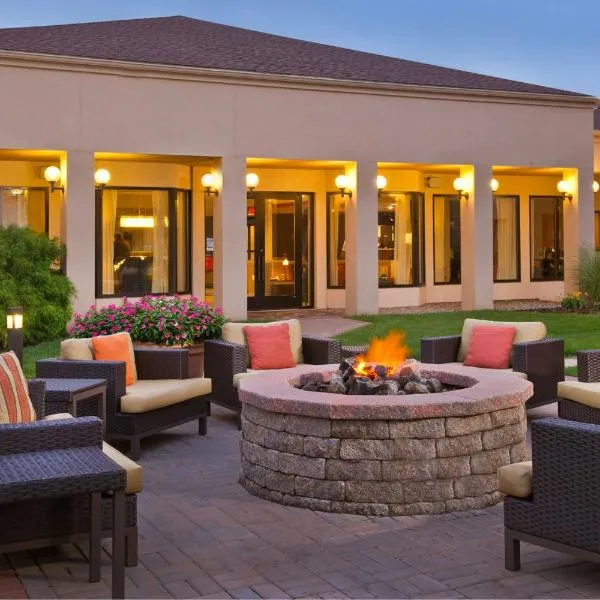 Courtyard by Marriott Mt. Laurel, хотел в Маунт Лорел