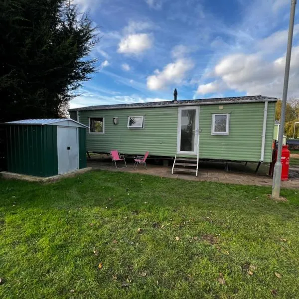 Caravan Holiday Home, hotel in Great Billing