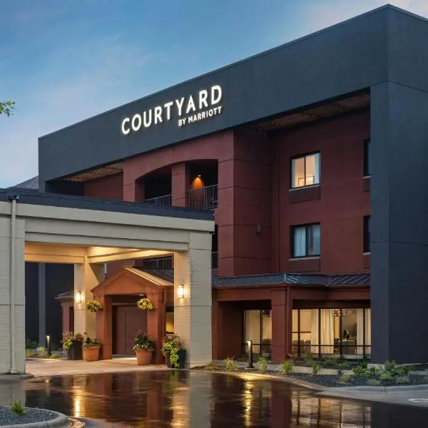 Courtyard Minneapolis St. Paul/Roseville, hotel in Roseville