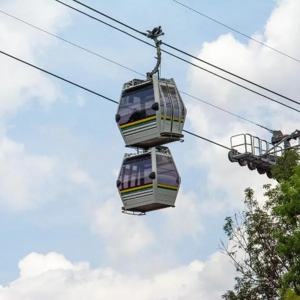 Apto Acogedor Cerca Metrocable, hotel v destinaci Medellín