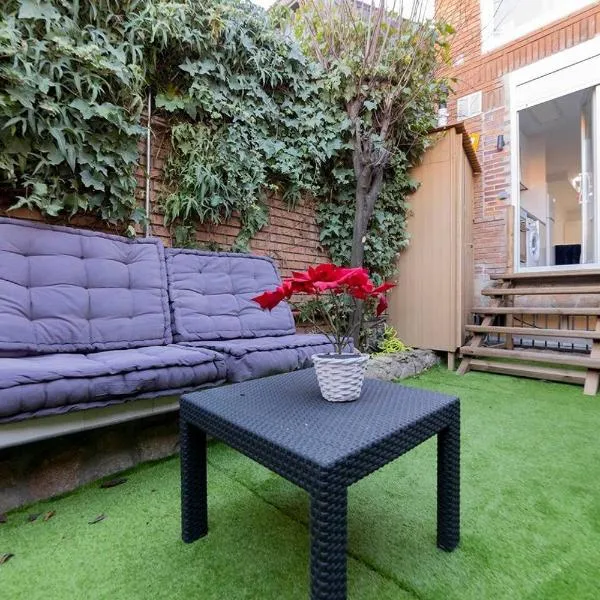 Apartamento con jardín privado, hotel a Coslada