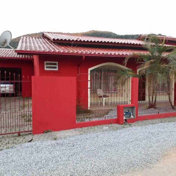 Casa Confortável , espaçosa, proximo da praia