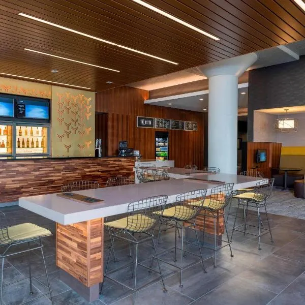 Courtyard by Marriott Waterloo Cedar Falls, hotel v destinaci Waterloo