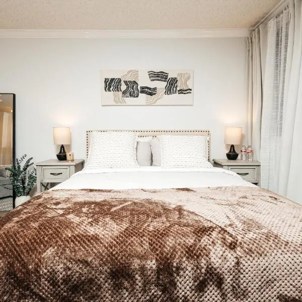 Oceanfront Studio with balcony, hotel in Redondo Beach