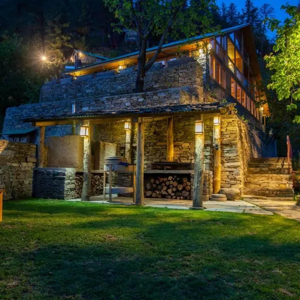 ELIVAAS 1 BHK Premium Cottage with Sauna - Everly, hotel v destinaci Šimla