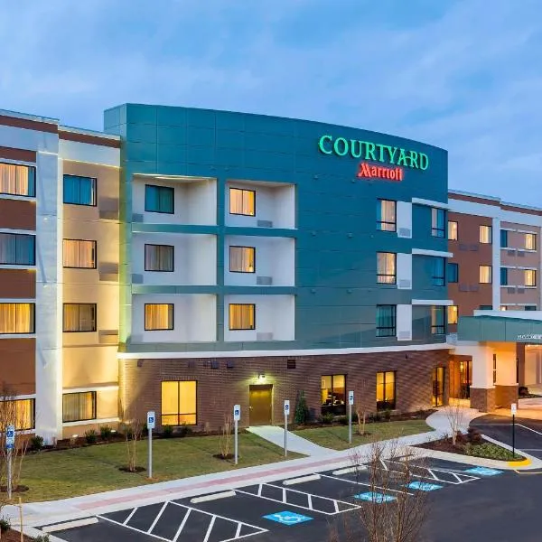 Courtyard by Marriott Stafford Quantico, hotel v destinaci Triangle