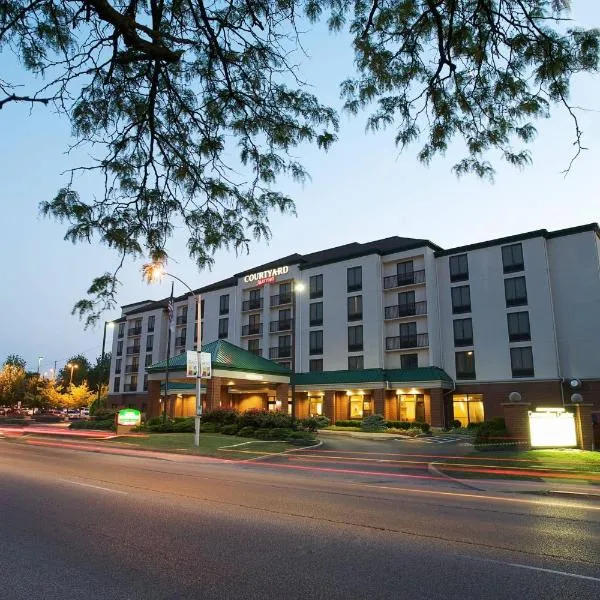Courtyard by Marriott Bloomington, ξενοδοχείο σε Bloomington