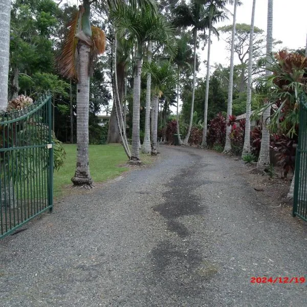 Emerald Tropical Palms B & B, hotel v destinaci Emerald Beach