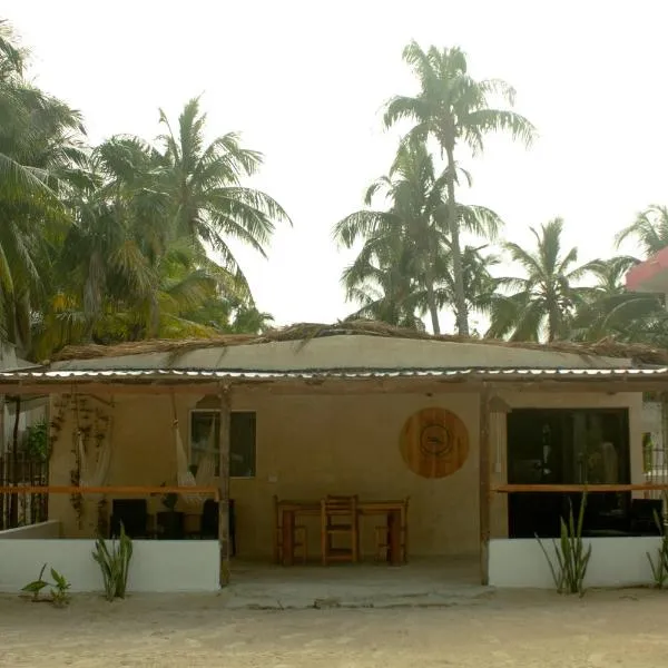 Casa Mate SecondLineBeach HOUSE EL Cuyo, hotel v destinaci El Cuyo