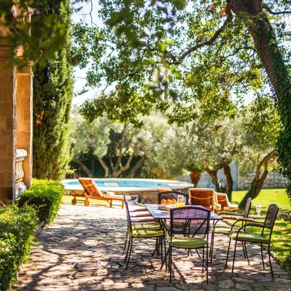 Garden Oasis Pool Villa, hotel en Čilipi