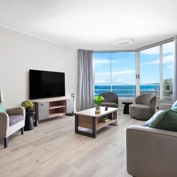 ZenDen Destinations' Seaside Sanctuary Suite, hotel in Strand