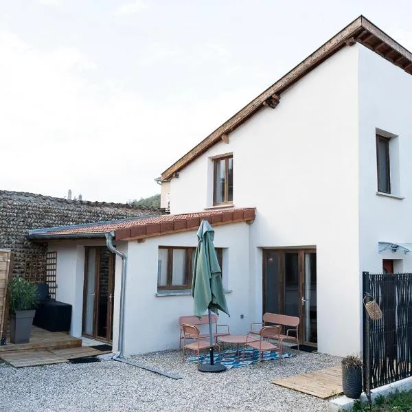 La Maison de Charlioté, entier, 3chb, 4 à 6 pers, hotel v destinaci Miribel