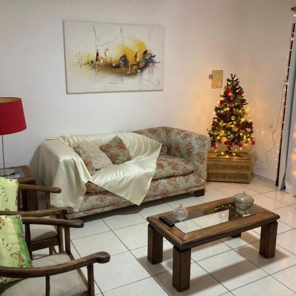 Casa de 3 quartos com 2 andares prox ao Palácio Quitandinha