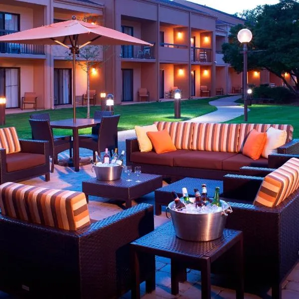Courtyard Chicago Arlington Heights/South, hotel v destinaci Arlington Heights