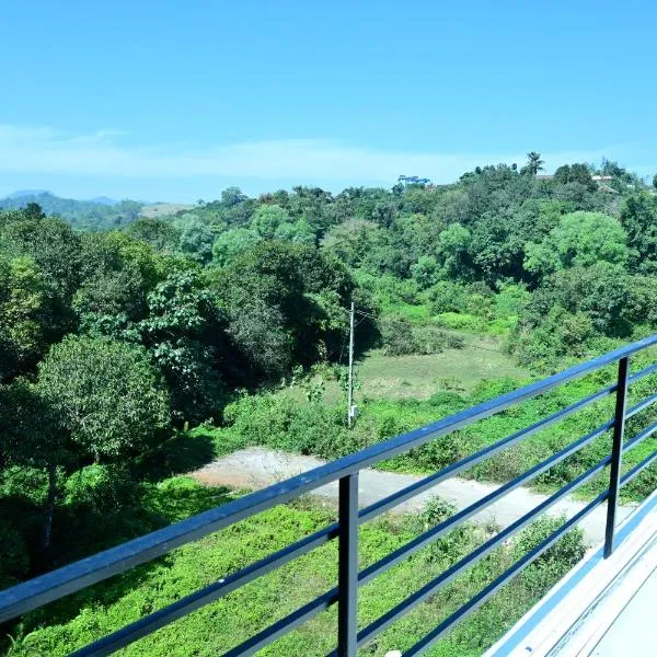coorg misty mountains guest house, hotel v destinaci Madikeri