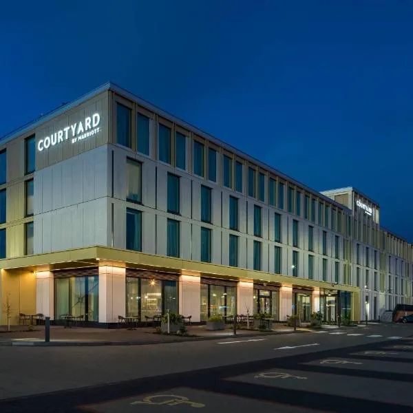 Courtyard by Marriott Inverness Airport、インバネスのホテル