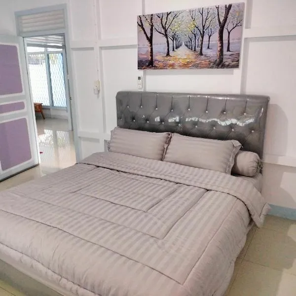 TM guest house 2, hotel en Singkawang