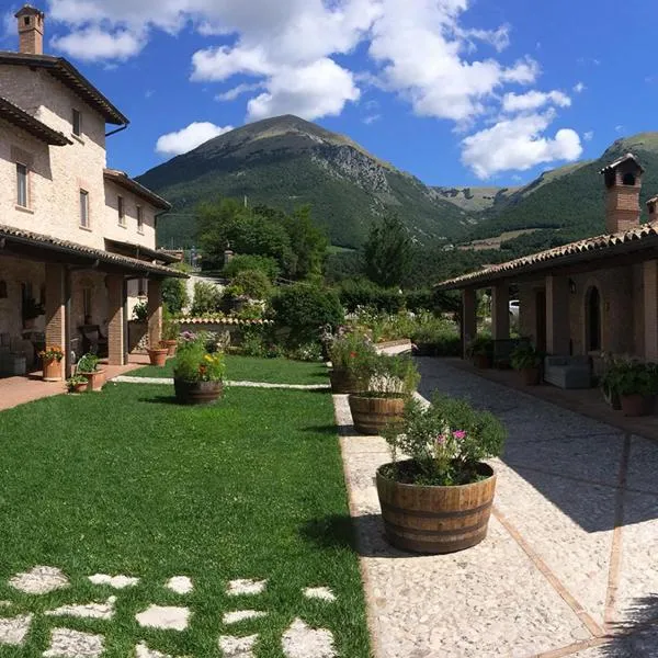 Agriturismo Casale nel Parco dei Monti Sibillini, hótel í Castelluccio