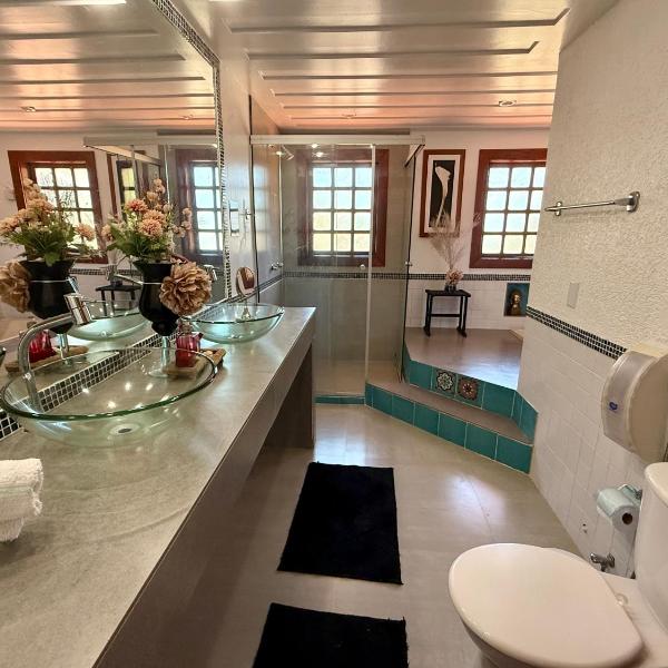 Casa de CINEMA 3 suites, 50m da Praia da Ferradura - Foto 3